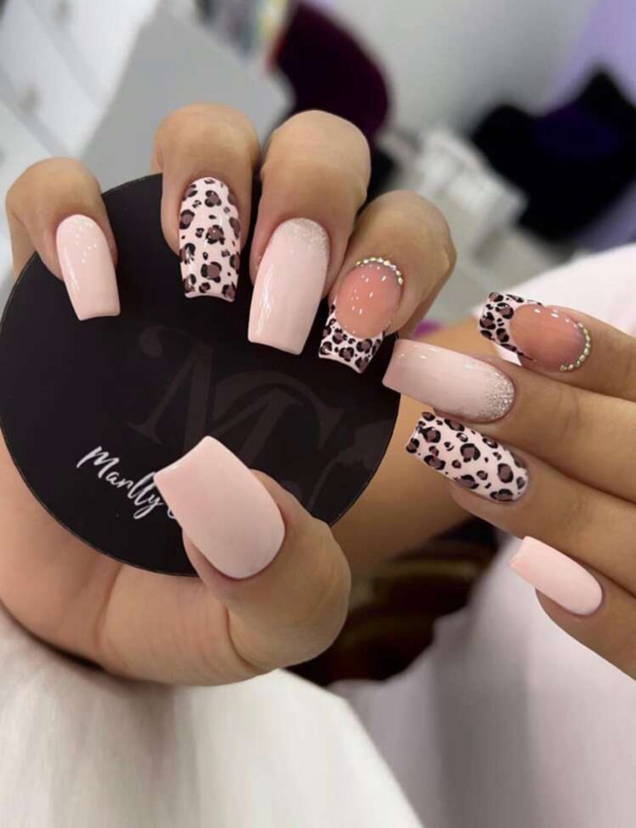 Leopard & Solid Nail Kit (Medium)