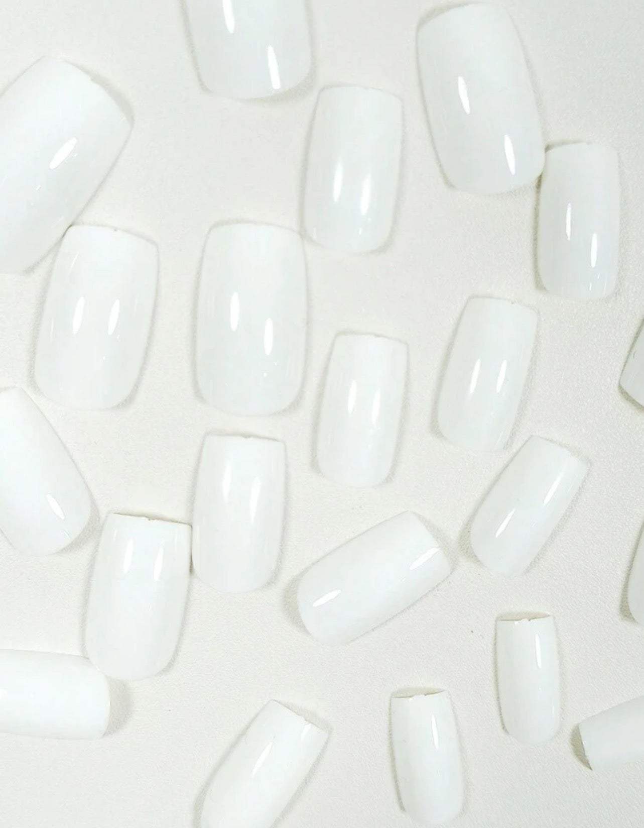 White Square Nail Kit (Medium)