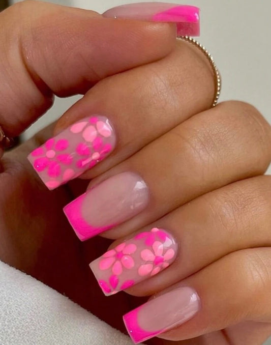 Pink Daisy Nail Kit (Medium)