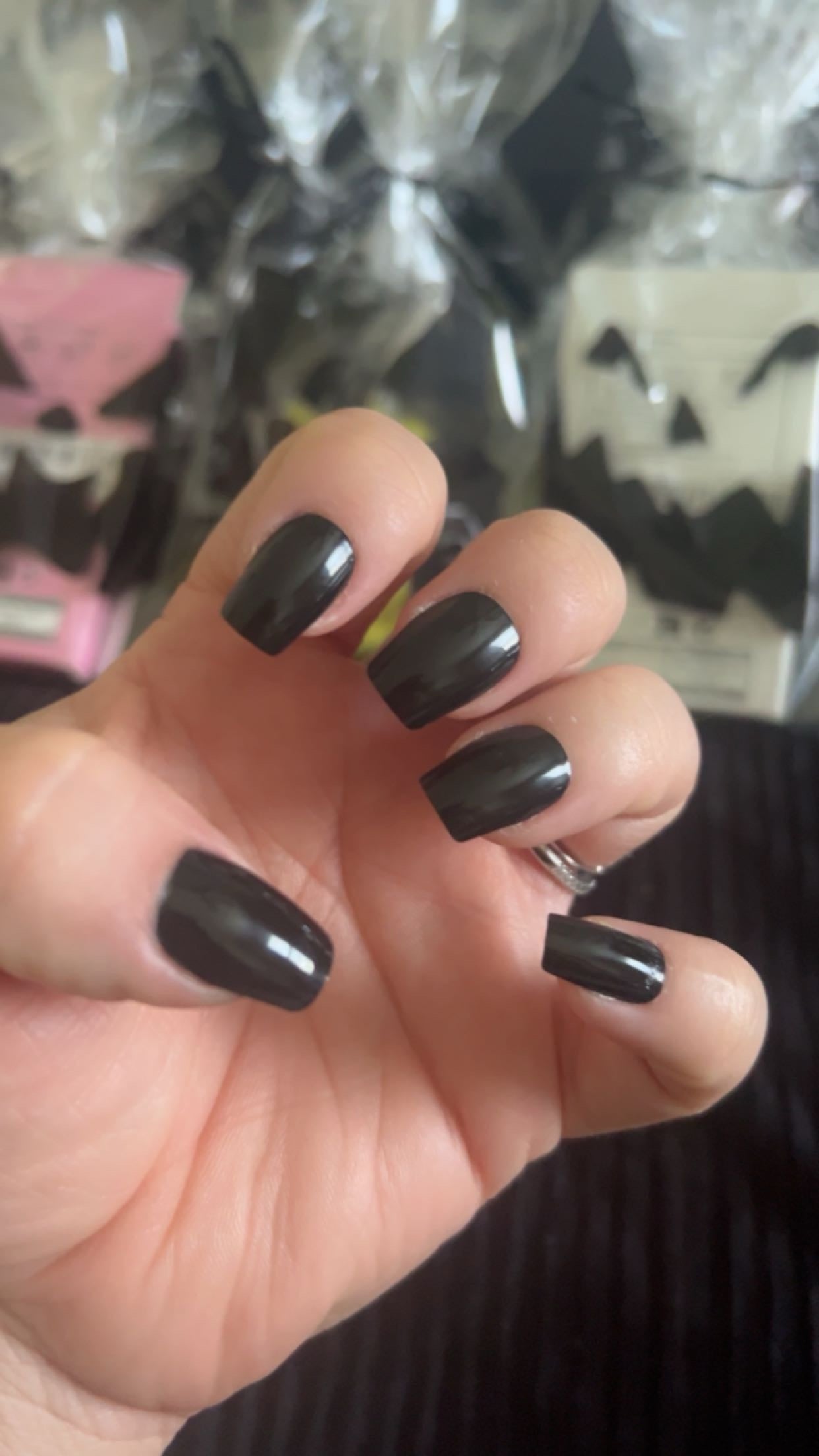 Solid Black Nail Kit (Medium)