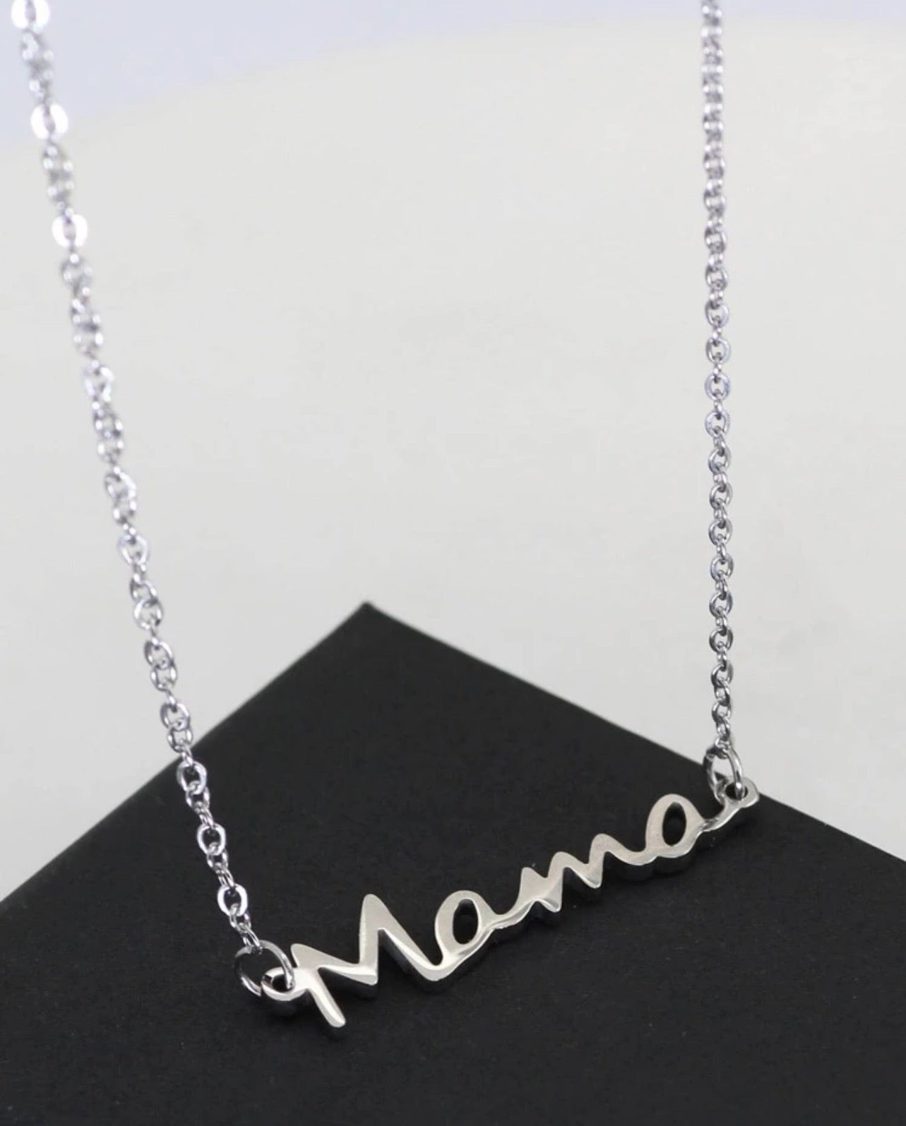 Mama Necklace