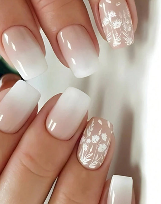 French Floral Accent Nail Kit (Short)