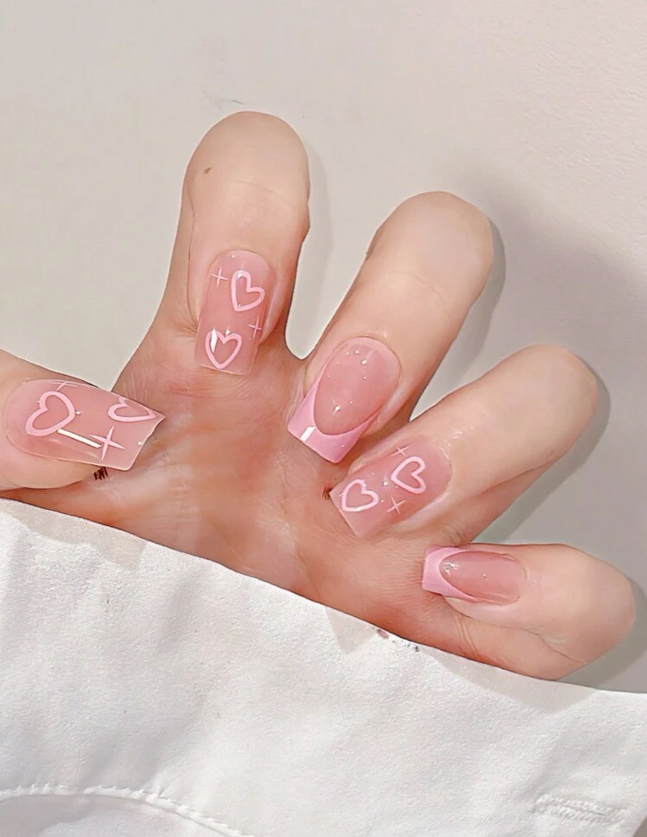 Pink Tip White Hearts Nail Kit (Medium)